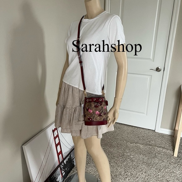 ✅Coach Mini Bucket Bag In Signature Cherry Print Set - Picture 8 of 16